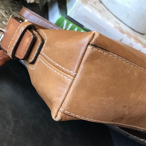 VINTAGE COACH TAN BAGUETTE BAG - Picture 10 of 16